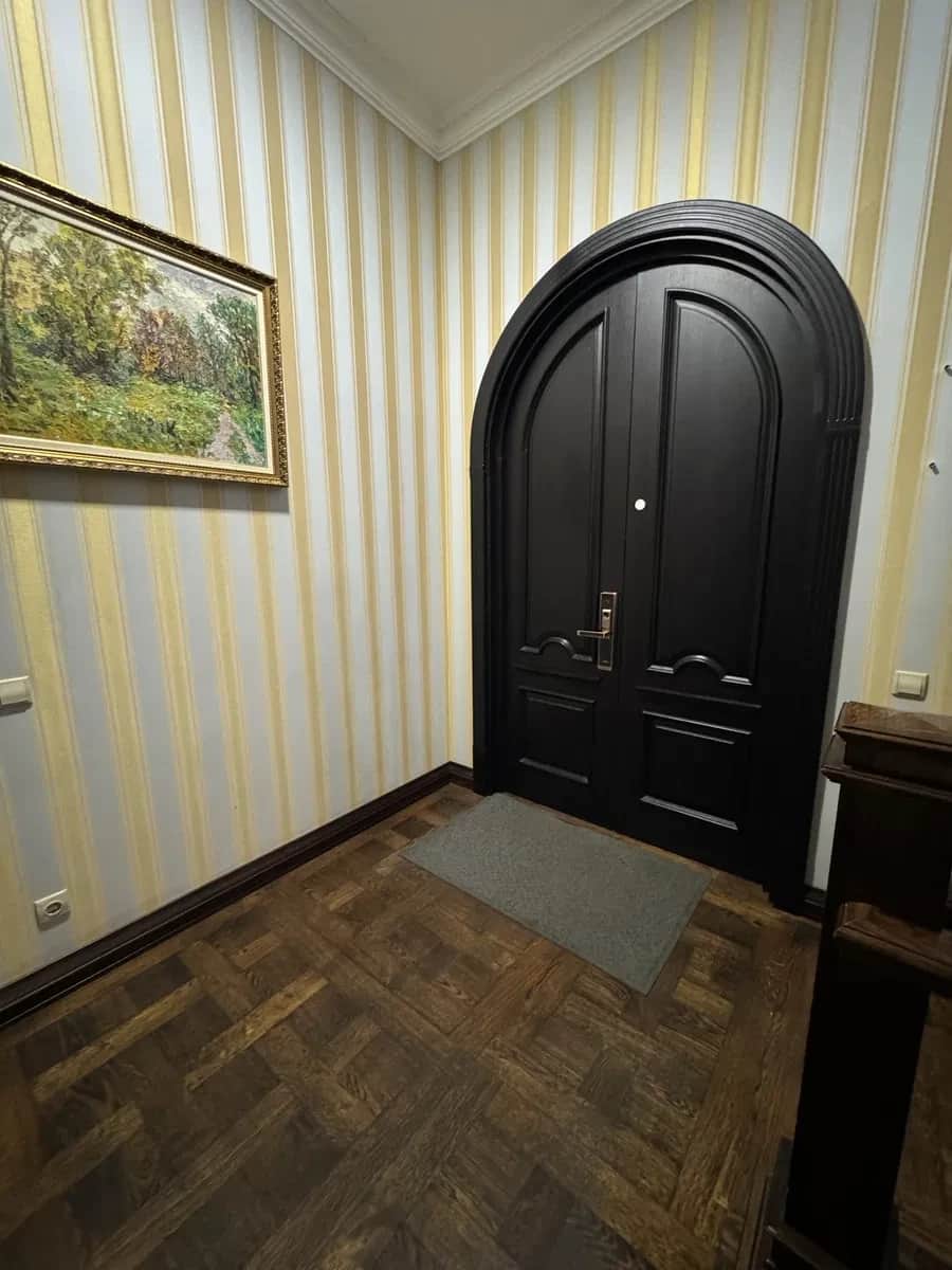 Офіс, Печерський: генератор 110 кВА, метро «Університет» 15 хв - фото 2