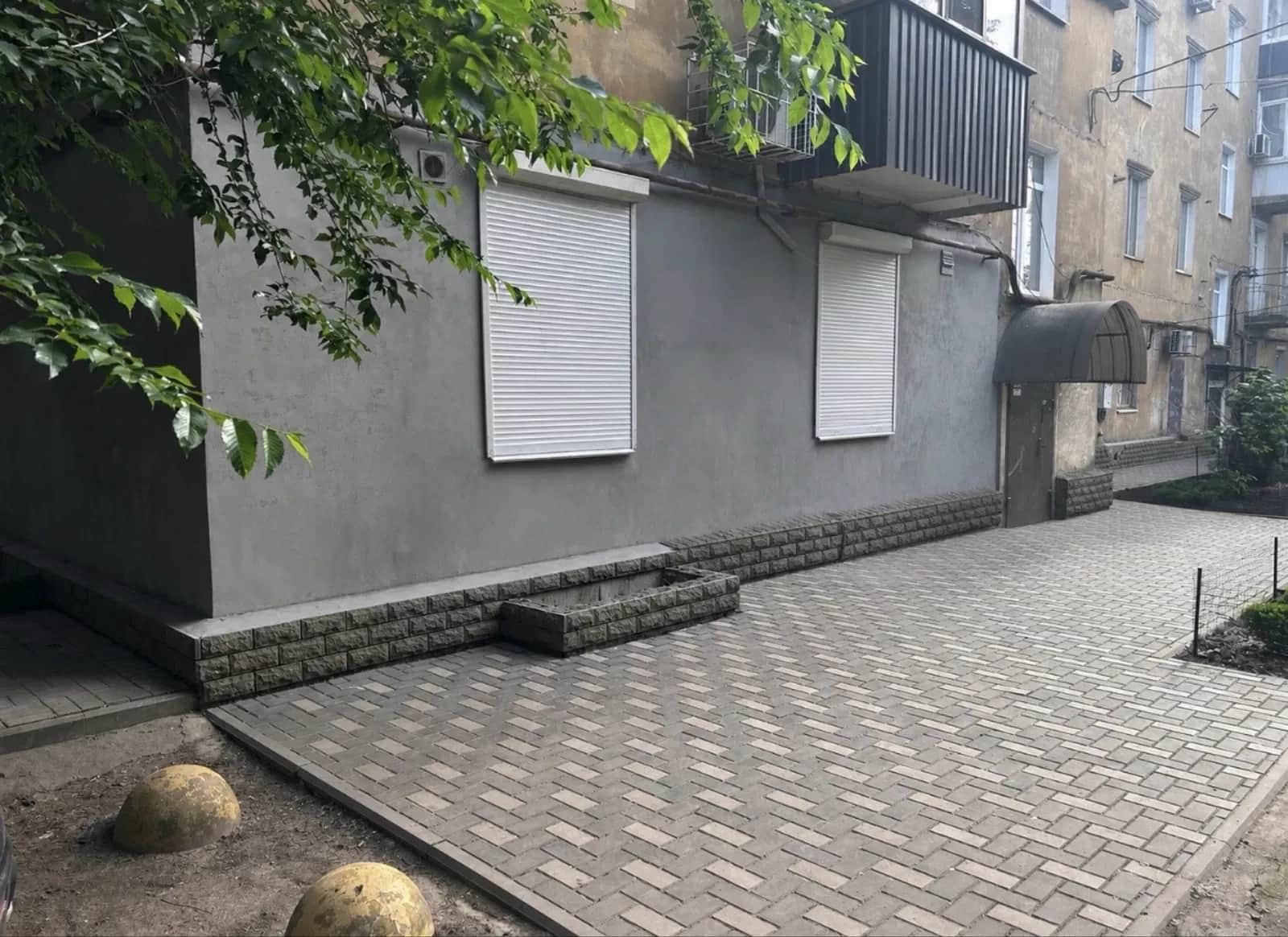 Приміщення, Центрально-Міський: фасадне, навпроти Сільпо - фото 1