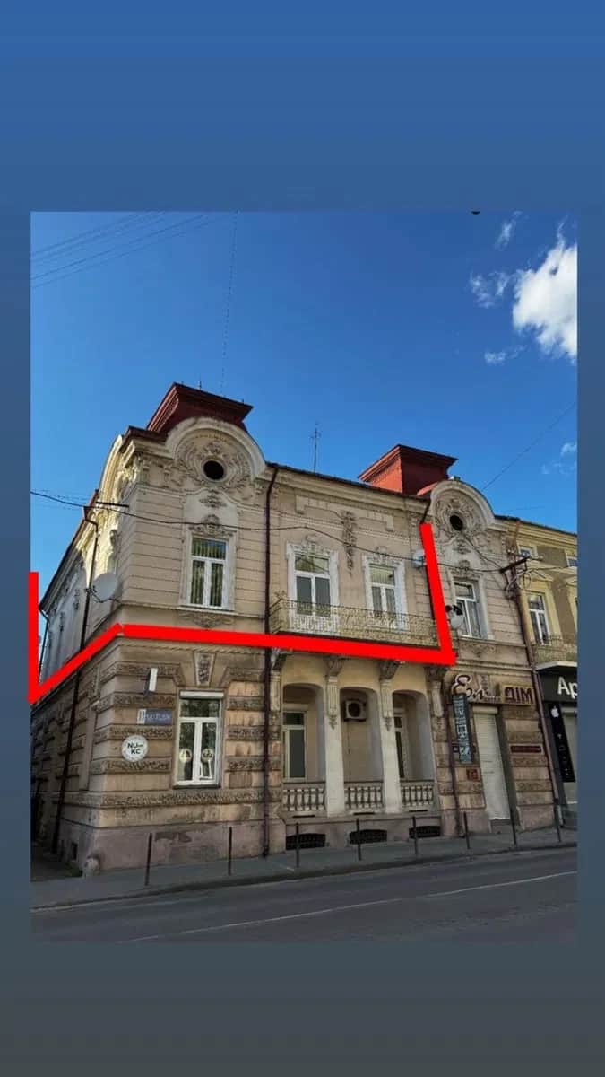 Комерційне приміщення, Дрогобич: євроремонт, балкон, два підвали - фото 1