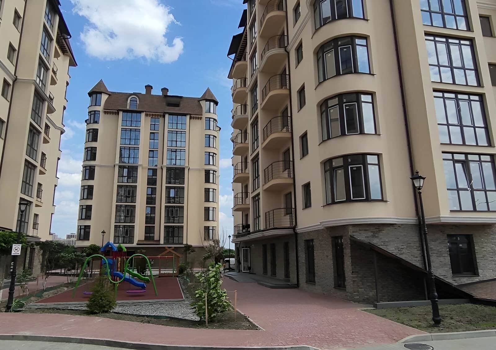 2-кімнатна квартира, Новосілки: кухня-студія, панорамні вікна - фото 1