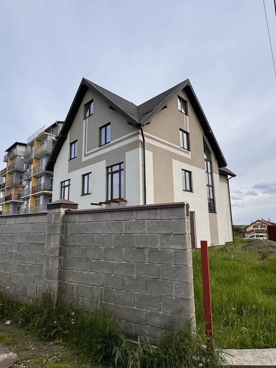 Приміщення у центрі Давидова: окрема будівля, паркування - фото 2