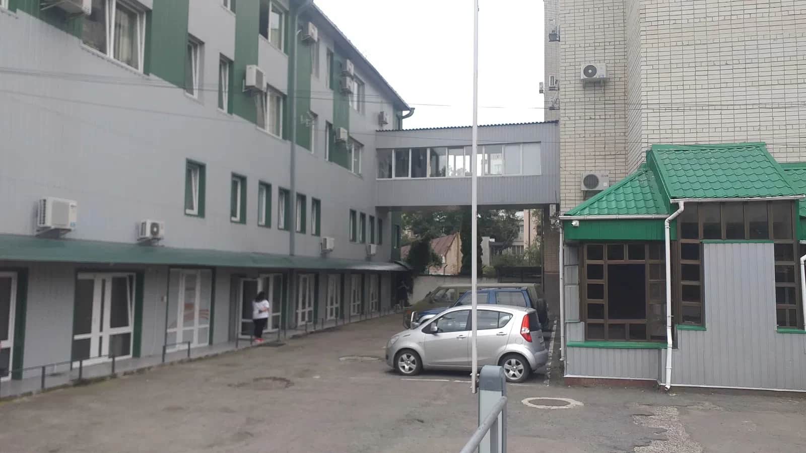 Офіс на вулиці Кавказькій: сучасний ремонт, закрита автостоянка - фото 1
