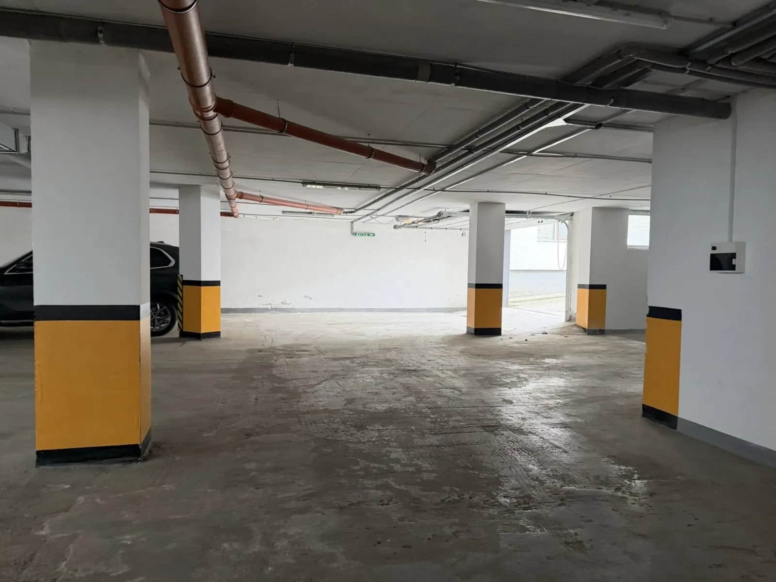 Паркомісце у центрі міста: підземне, бетонне - фото 1