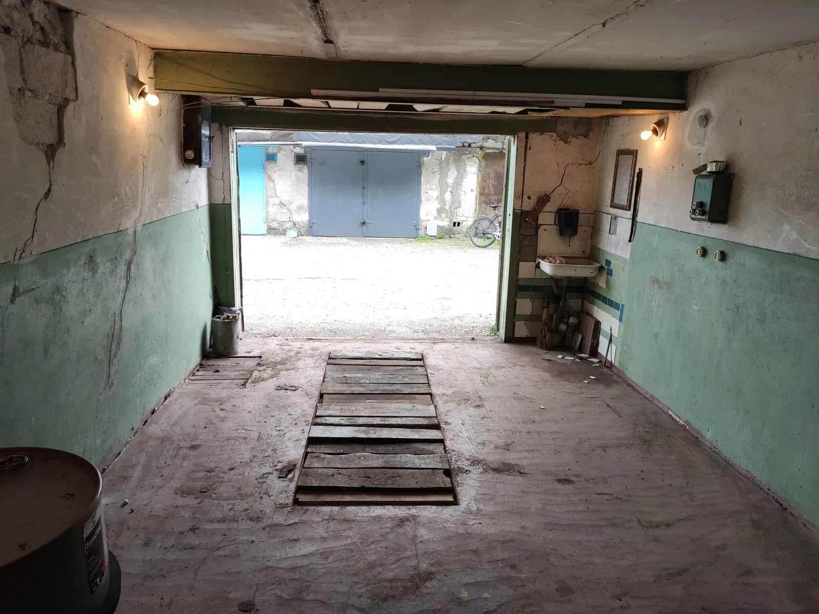 Гараж, Шевченківський: глибокий підвал, оглядова яма - фото 1