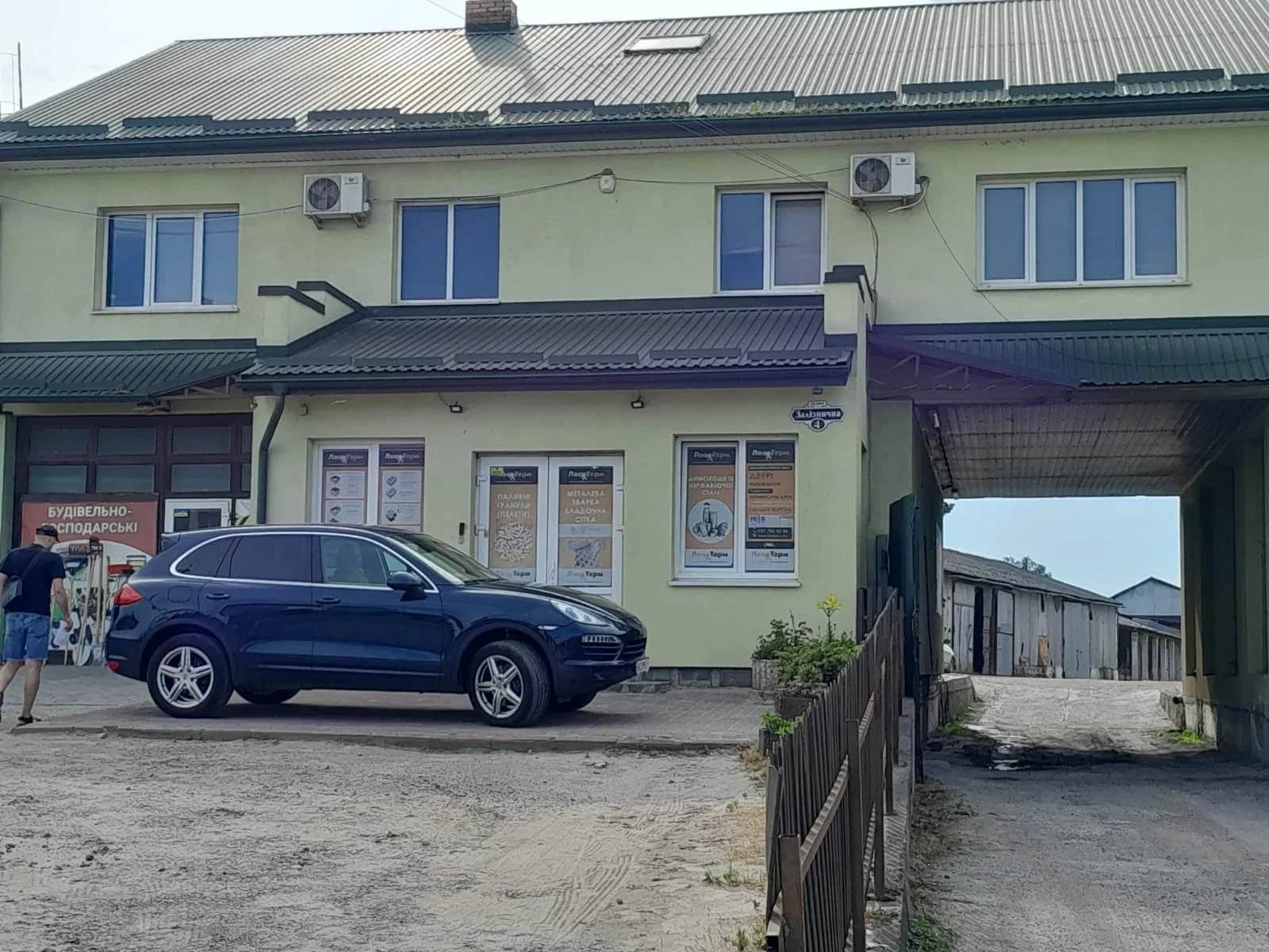 Комерційний комплекс, Ів-Франкове: офіси 604 м², склади - фото 1