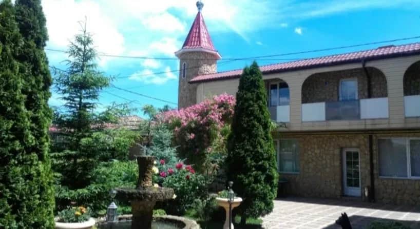 Будинок, Хаджибейський: укриття 170 м², 2 гаражі, 4 сотки - фото 1