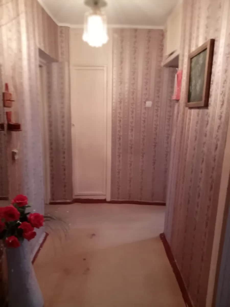 2-кімнатна квартира, Шостка: утеплені балкони, 5 хвилин до ринку - фото 1