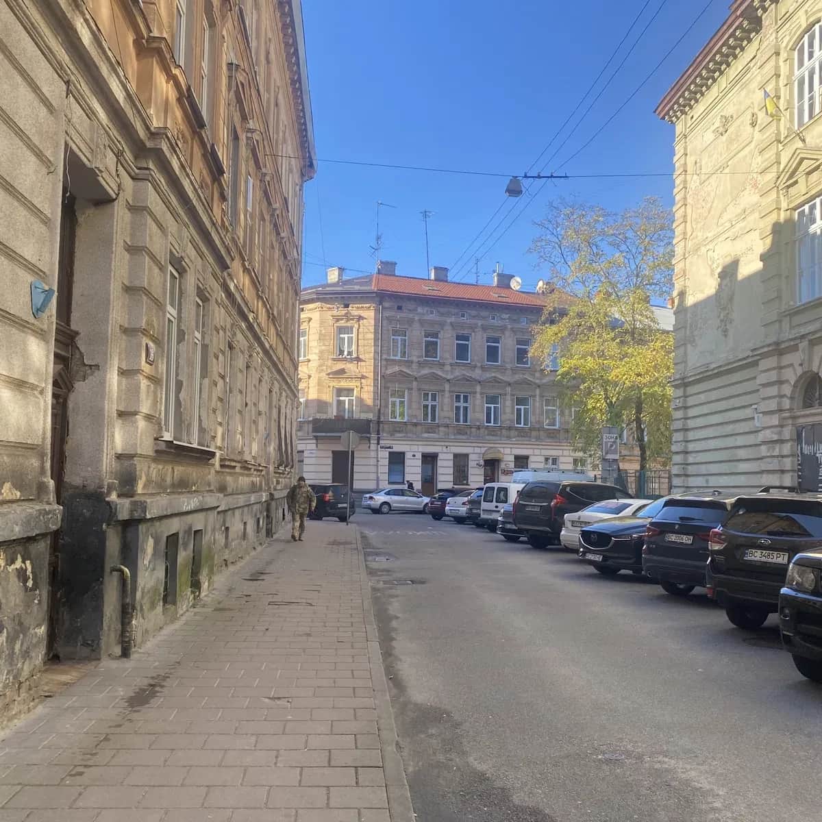 3-кімнатна квартира, Галицький: 400 м до Оперного театру, фасадні вікна - фото 2