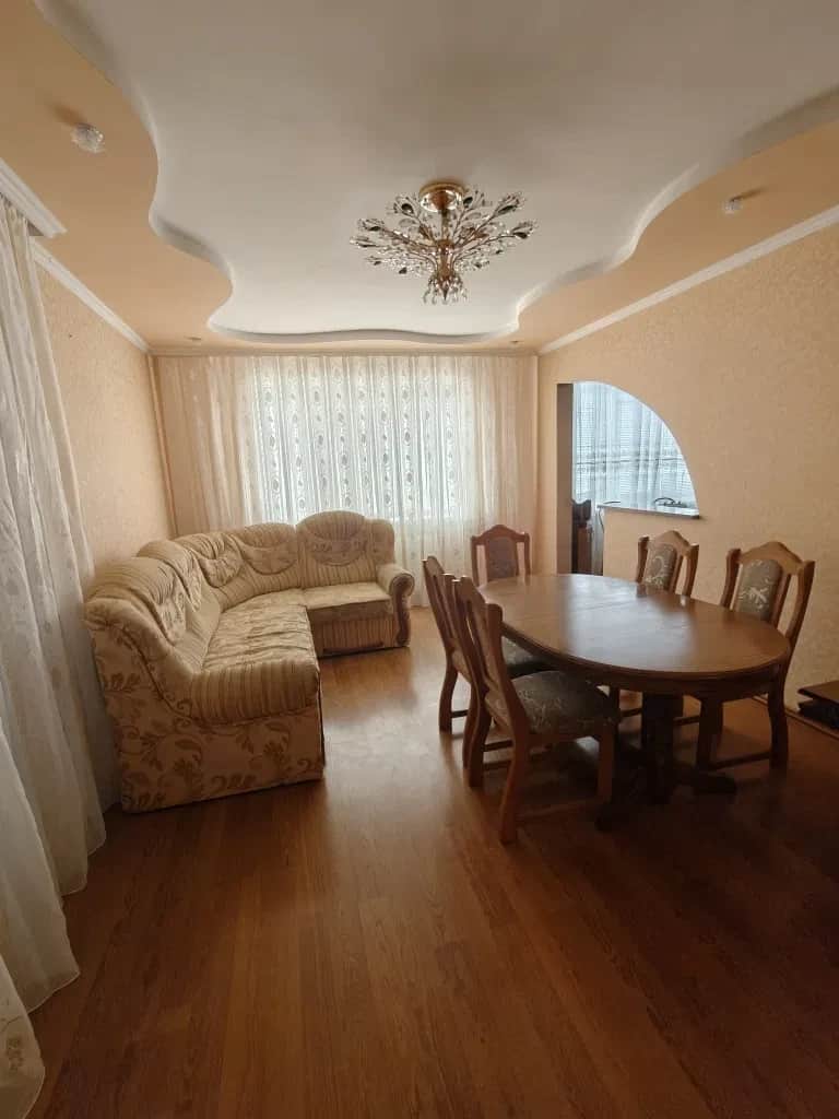 3-кімнатна квартира, Снячів: гараж, підвал, косметичний ремонт - фото 1