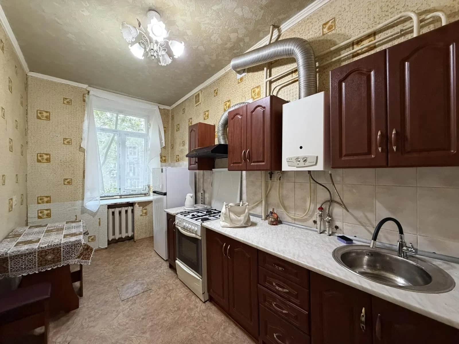 2-кімнатна квартира, Центр: сталінка, електростанція 2 кВт - фото 1