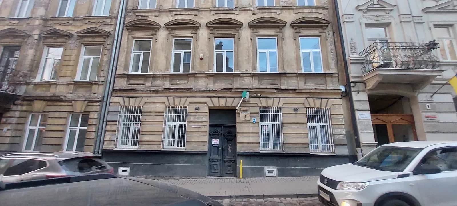 Нежитлова будівля, Галицький: 14 кабінетів, постійне електропостачання - фото 1
