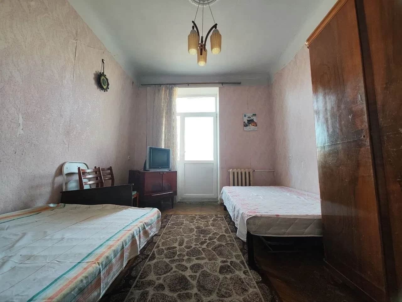 2-кімнатна квартира, Заводський: сталінка, окремі кімнати - фото 1