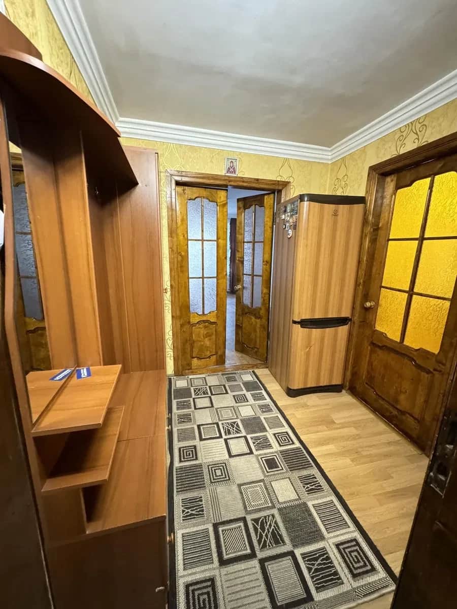 3-кімнатна квартира, Вокзальна: суміжні кімнати, косметичний ремонт - фото 1