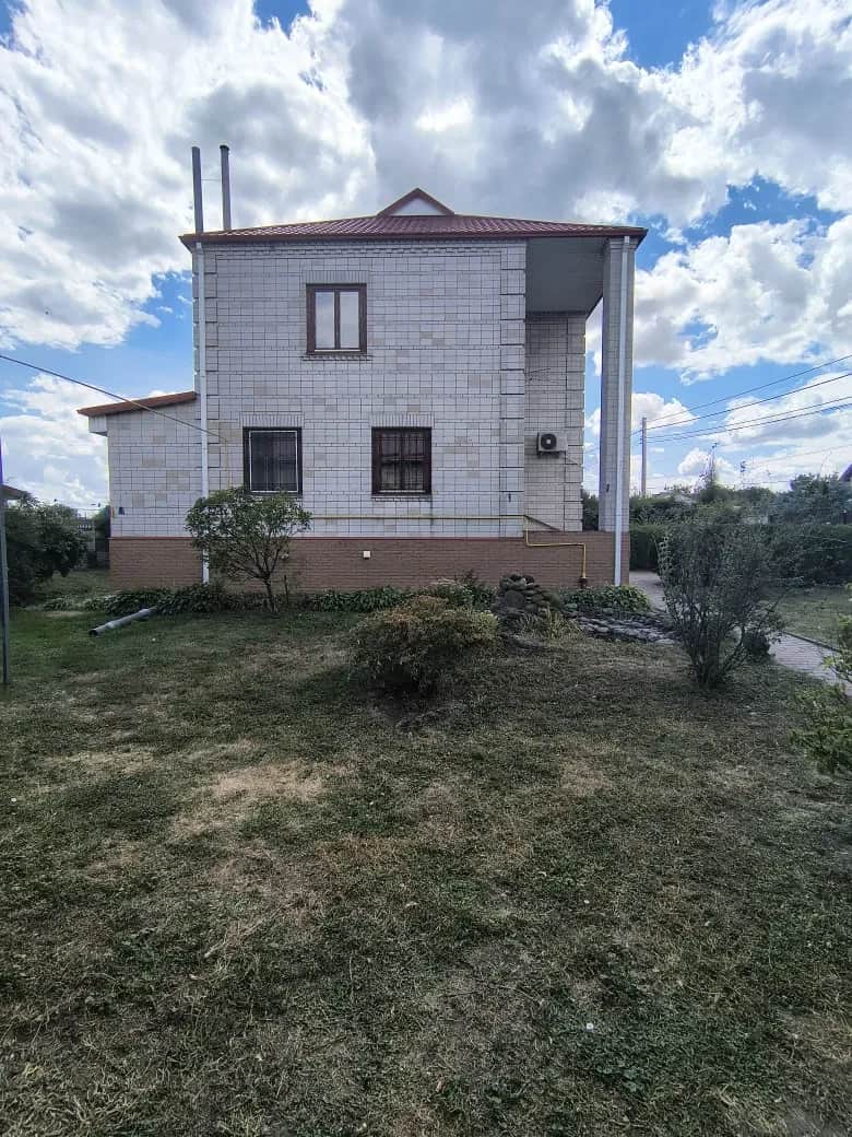 Будинок, Красилівка: гараж, 18 соток, декоративне озерце - фото 1
