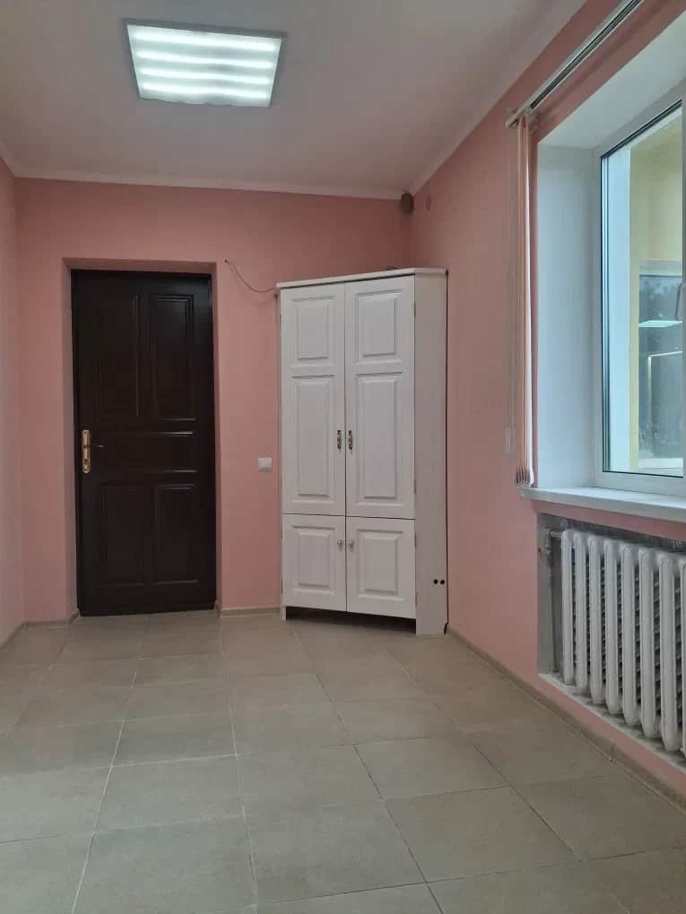 Приміщення, Калинівка: 50 м до вокзалу, власна котельня, паркінг - фото 2