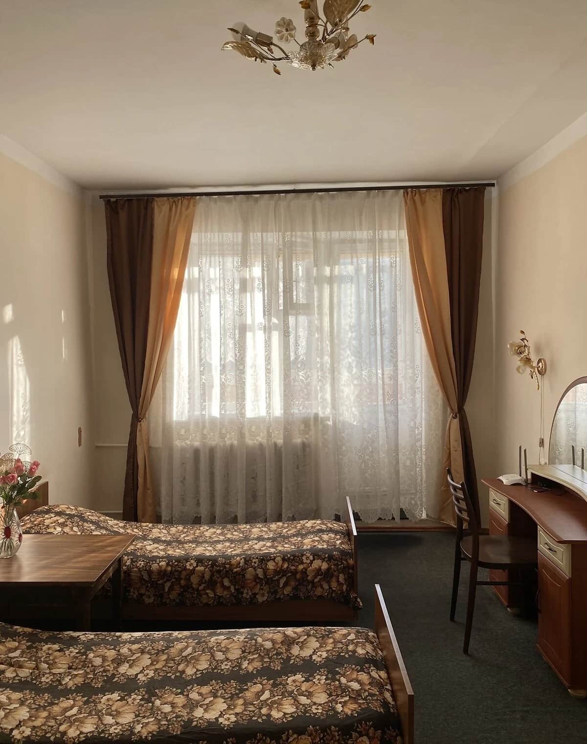 1-кімнатна квартира, Центр: сталінка, опалення без світла - фото 1