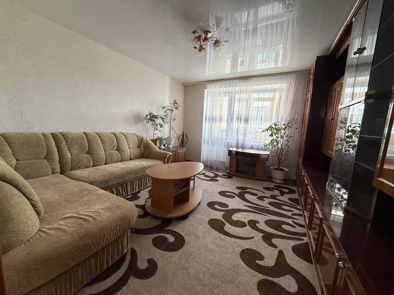 3-кімнатна квартира, Рівне: ремонт, два балкони - фото 1