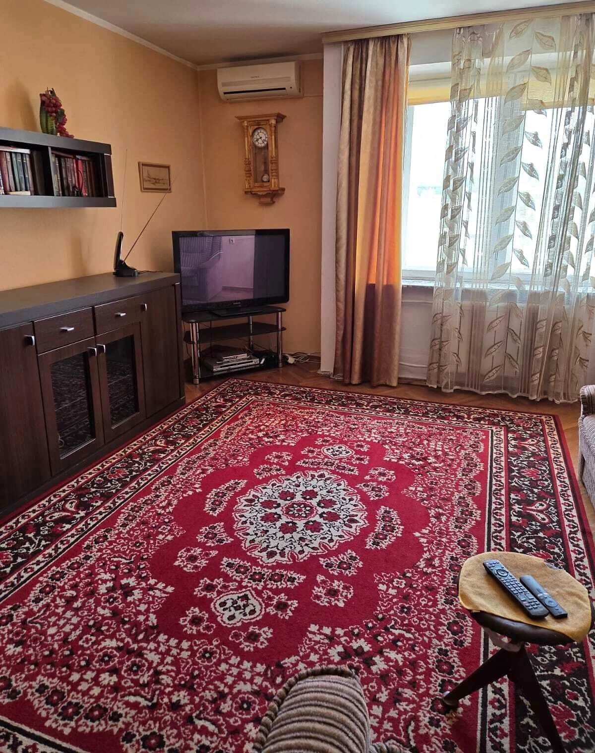 3-кімнатна квартира, Голосіївський: метро Олімпійська, роздільний санвузол - фото 1
