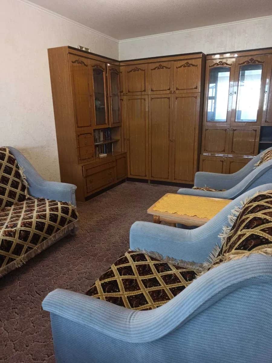 2-кімнатна квартира, Деснянський: дві великі лоджії, косметичний ремонт - фото 2