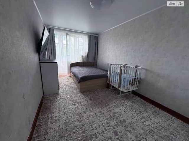 2-кімнатна квартира, Коростень: косметичний ремонт, бойлер - фото 1