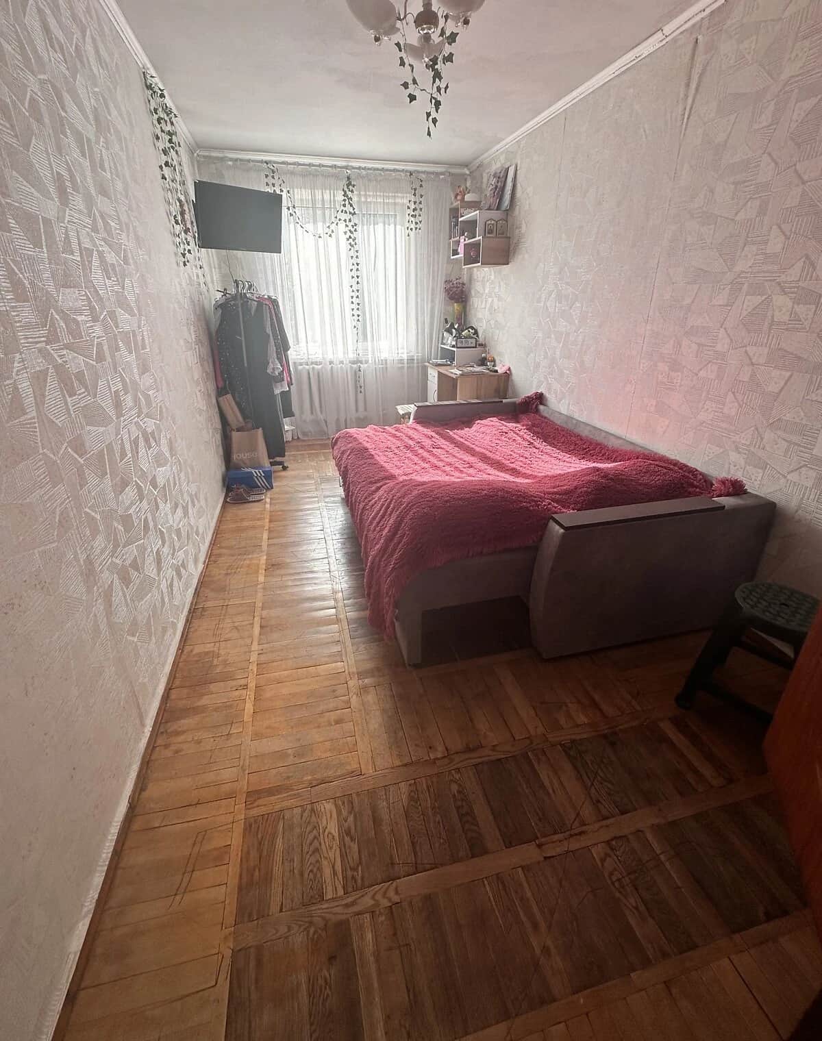 2-кімнатна квартира, Вишенька: косметичний ремонт, вода й опалення без світла - фото 1