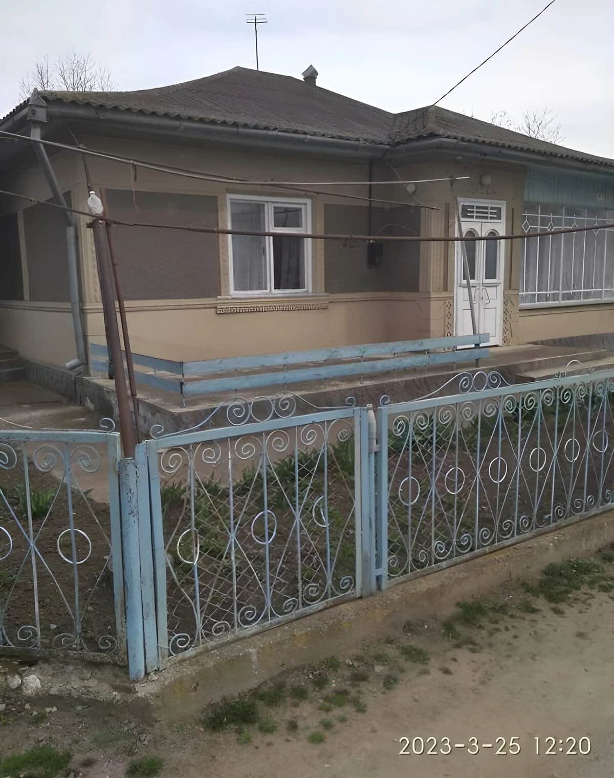 Будинок, Подвірне: цегляні стіни, газове опалення, 2 санвузли - фото 1