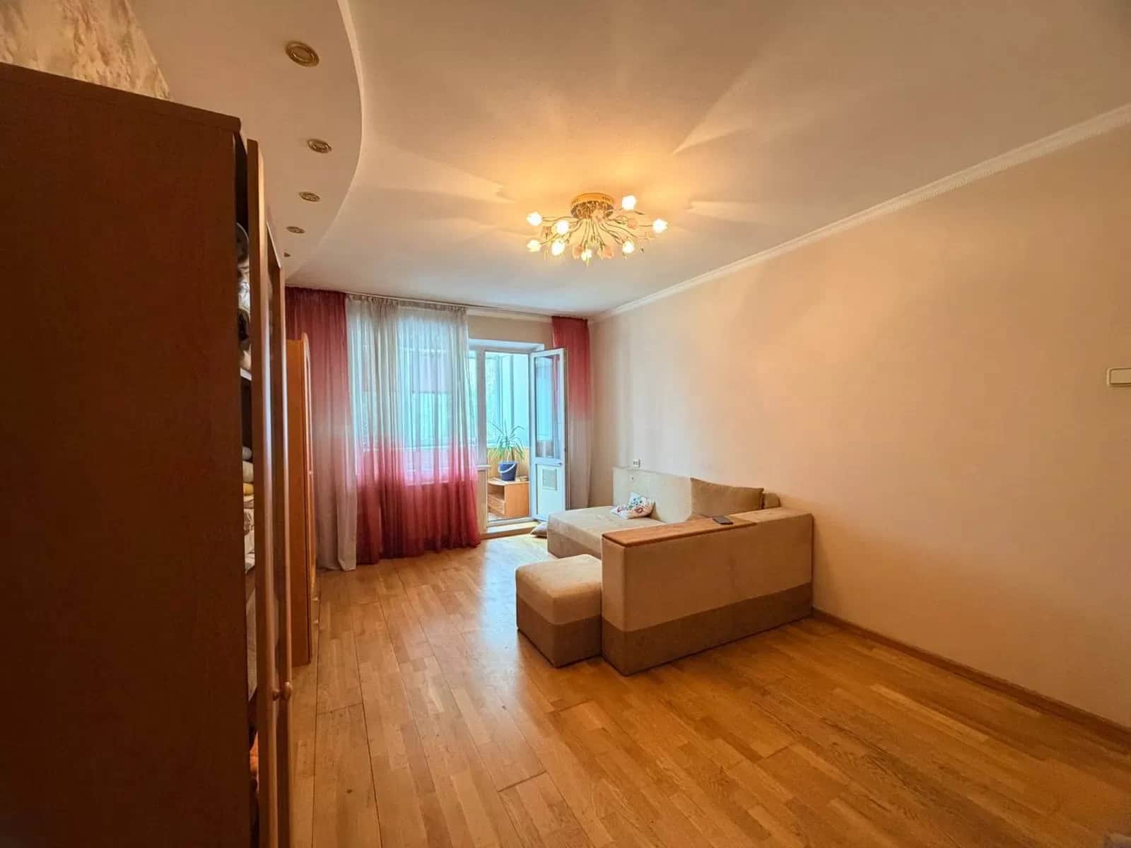 3-кімнатна квартира, Вишневе: двостороннє планування, станція 5 хв - фото 1