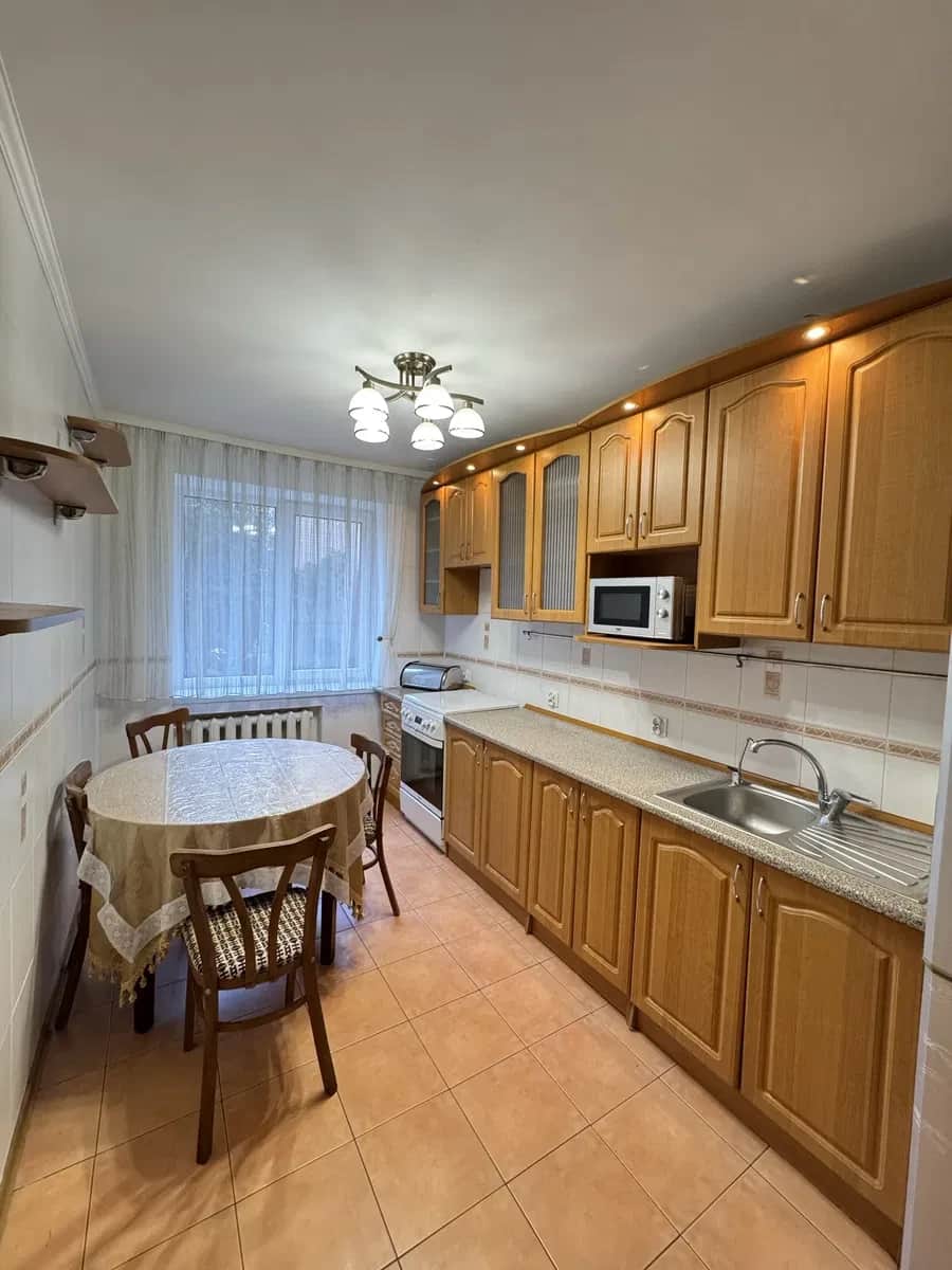 3-кімнатна квартира, Рівне: житловий стан, два балкони - фото 1