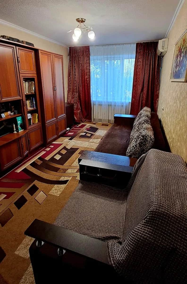 2-кімнатна квартира, ПХЗ: косметичний ремонт, гараж окремо - фото 1