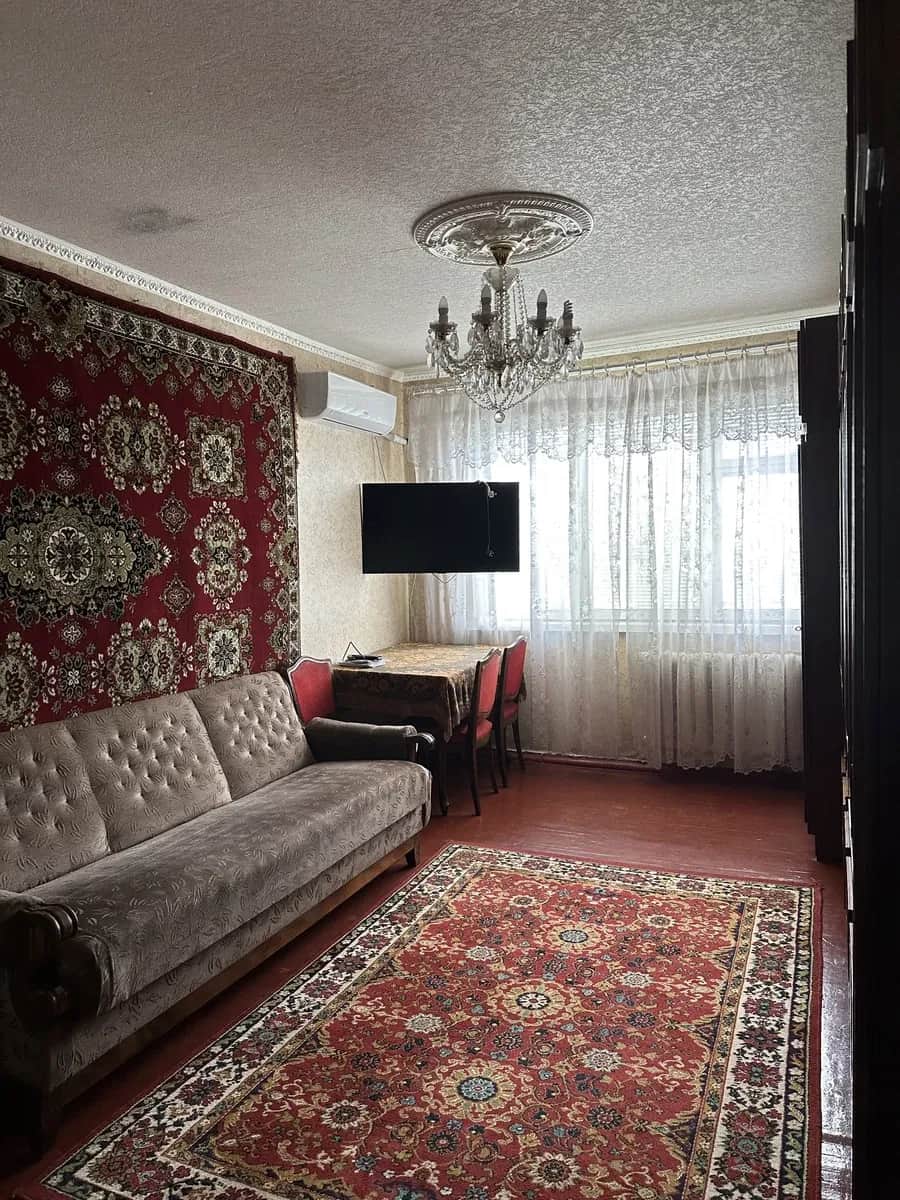 2-кімнатна квартира, Слобідський: косметичний ремонт, меблі й техніка - фото 1