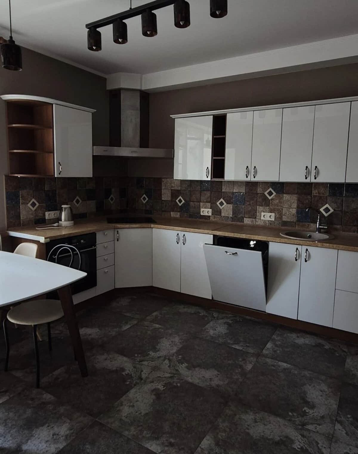 3-кімнатна квартира, Позняки: 2 санвузли, гардероб, метро Осокорки - фото 1