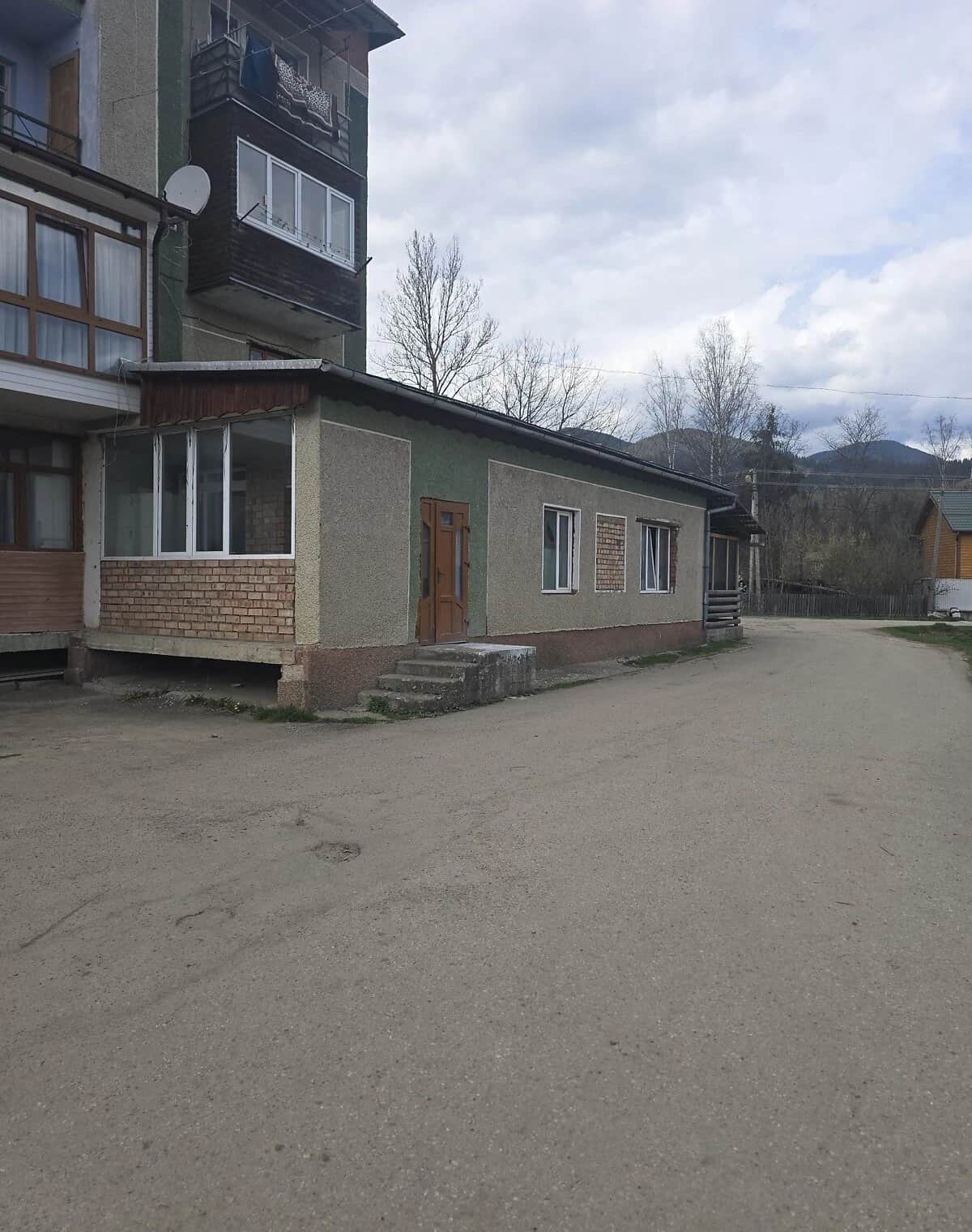Комерційне приміщення, Верховина: укриття в будинку, відкрита стоянка - фото 2