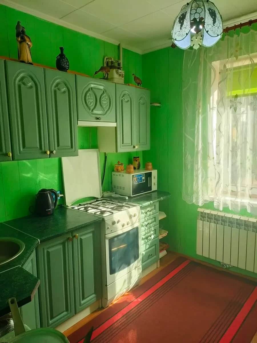 2-кімнатна квартира, Бровари: засклений балкон 7 м², броньовані двері - фото 1