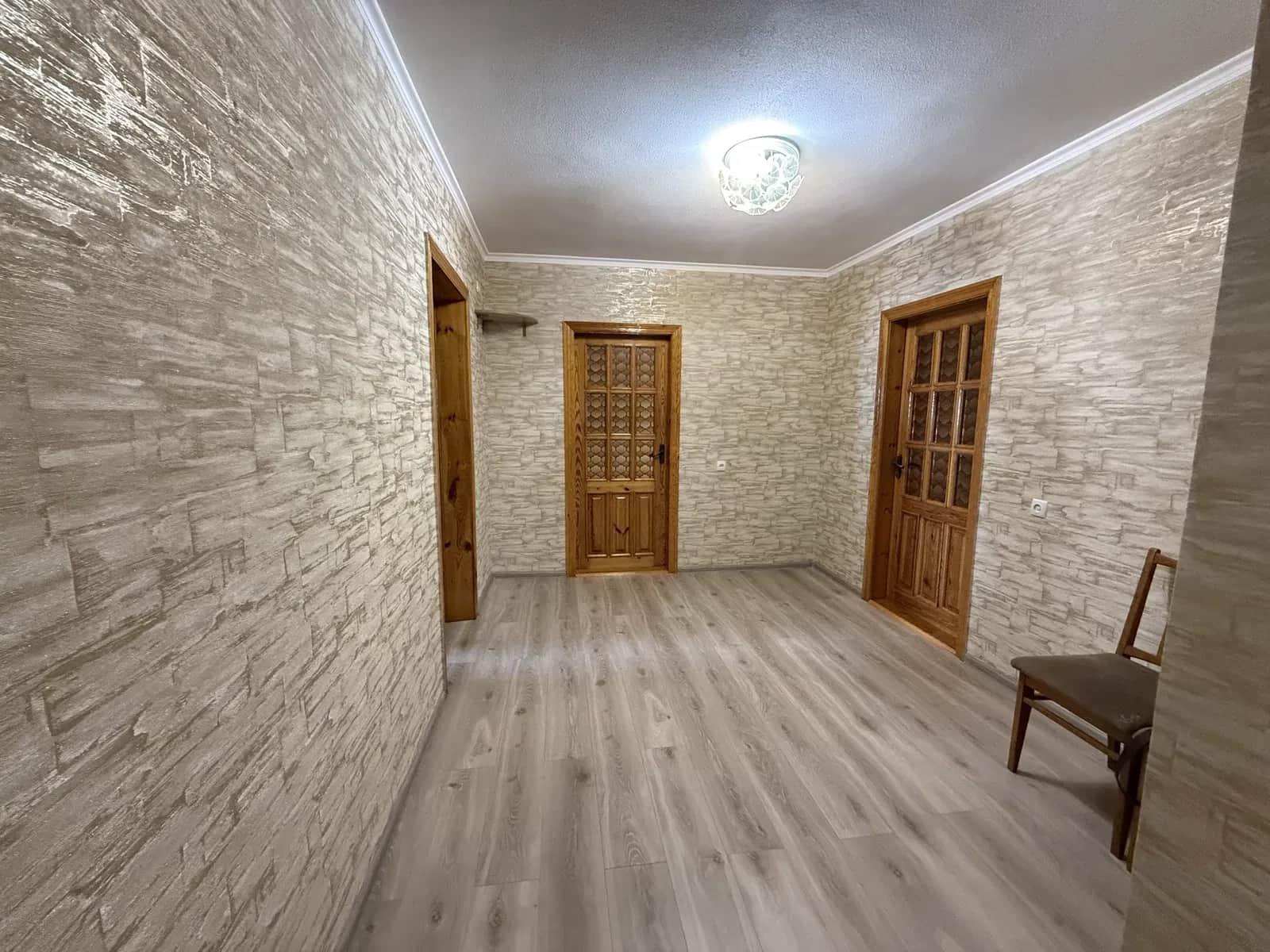 3-кімнатна квартира, Деснянський: три утеплені балкони, бойлер - фото 1