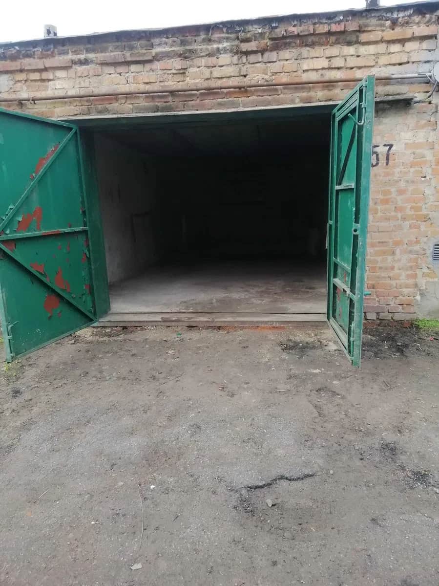 Гараж, Інститут зв'язку: підвал по периметру, зарядка електромобіля - фото 1