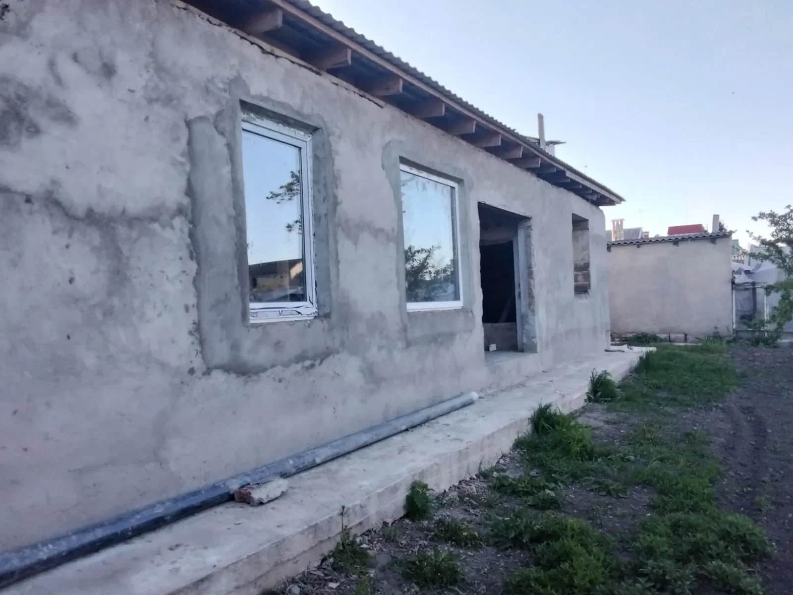 Будинок, Фонтанка: вбудований гараж, ділянка 8 соток, газ по вулиці - фото 1