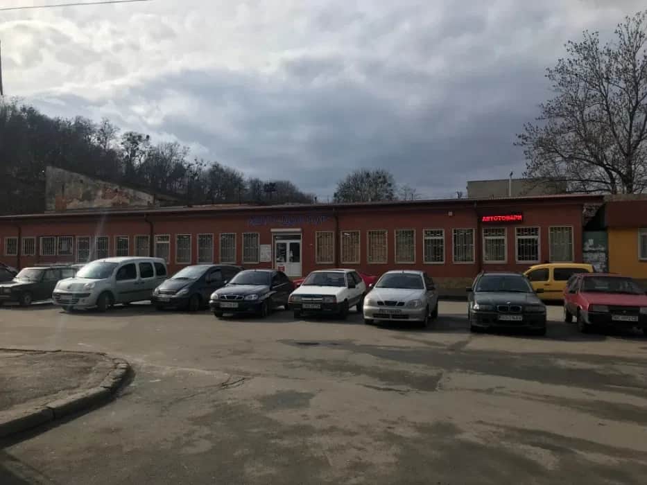 Магазин, Галицький: світло завжди, дві лінії електрики, станція «Підзамче» - фото 2