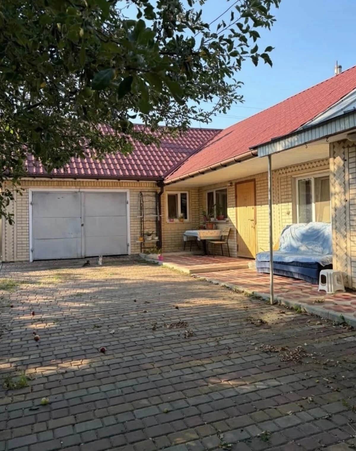 Будинок, Флорине: 4 спальні, цегляні стіни, зовнішнє і внутрішнє утеплення - фото 1