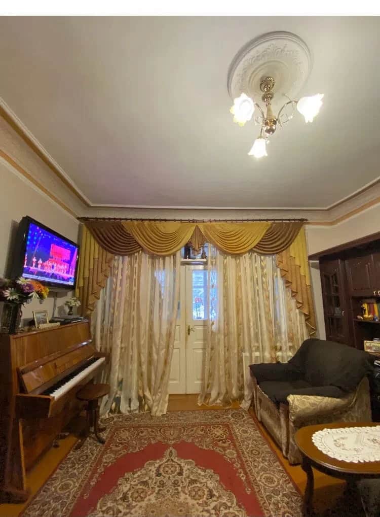 Половина будинку, Центр: окремий закритий двір, єОселя - фото 1