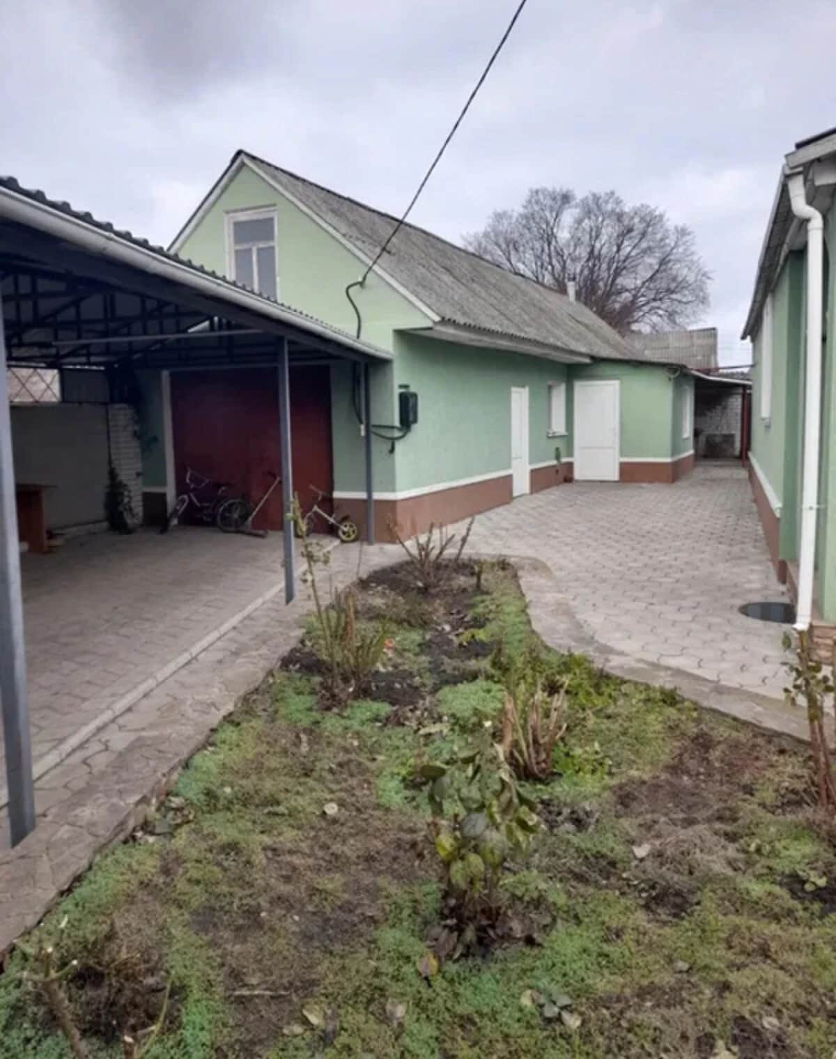 Будинок, Буринь: гараж, дизайнерське оформлення, бесідка - фото 2