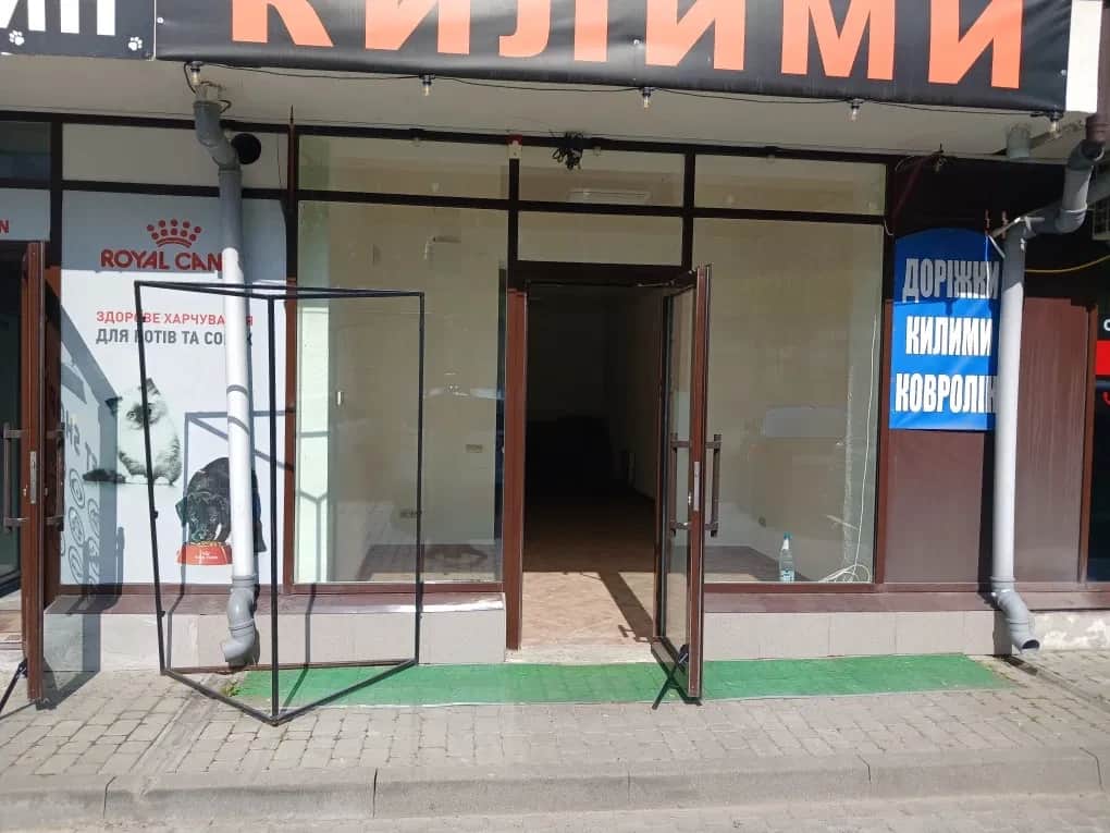 Магазин, Трускавець: фасадне, з ремонтом, готове до експлуатації - фото 1