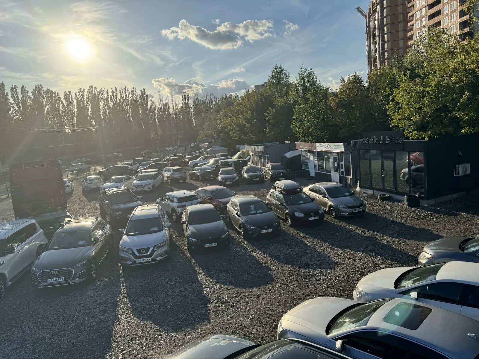 Ділянка 10 соток, Голосіївський: до 30 авто, охорона 24/7 - фото 1