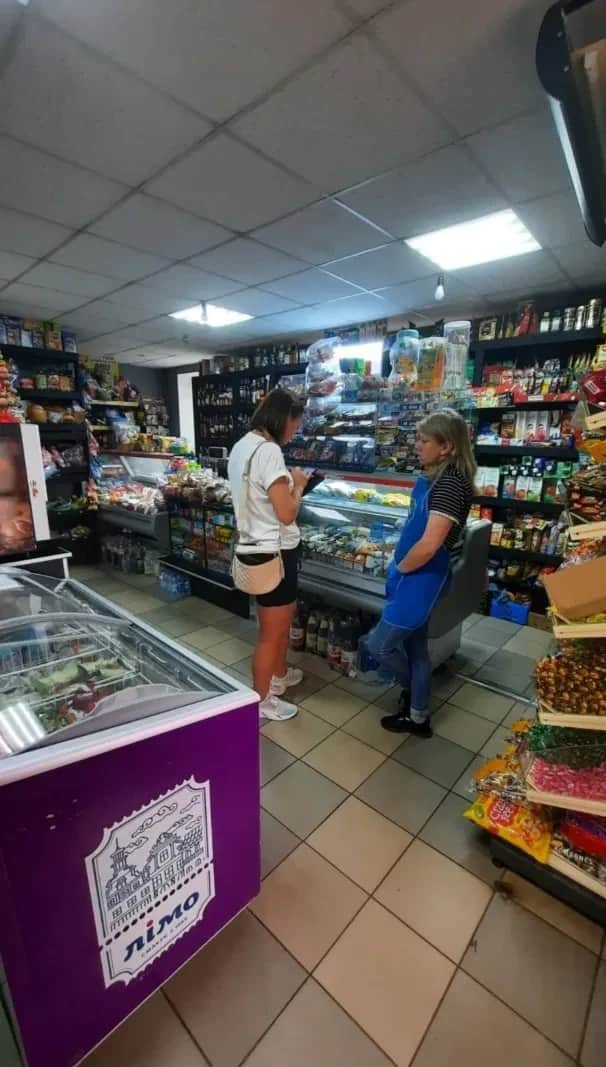 Магазин, Конотоп: фасадне приміщення, дві холодильні вітрини - фото 2