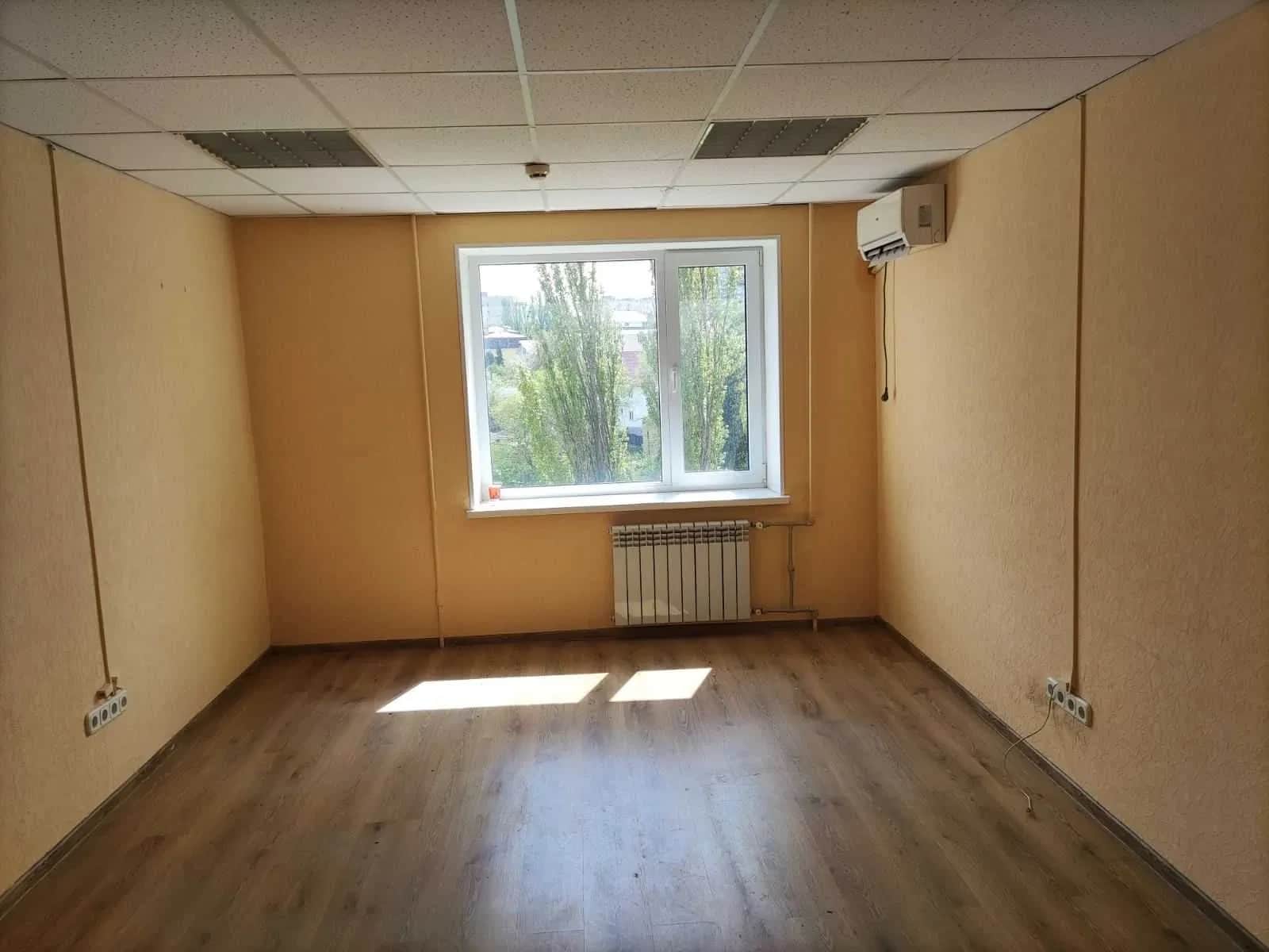 Офіс у БЦ «Голосіївський»: кабінетний тип, метро Деміївська - фото 1