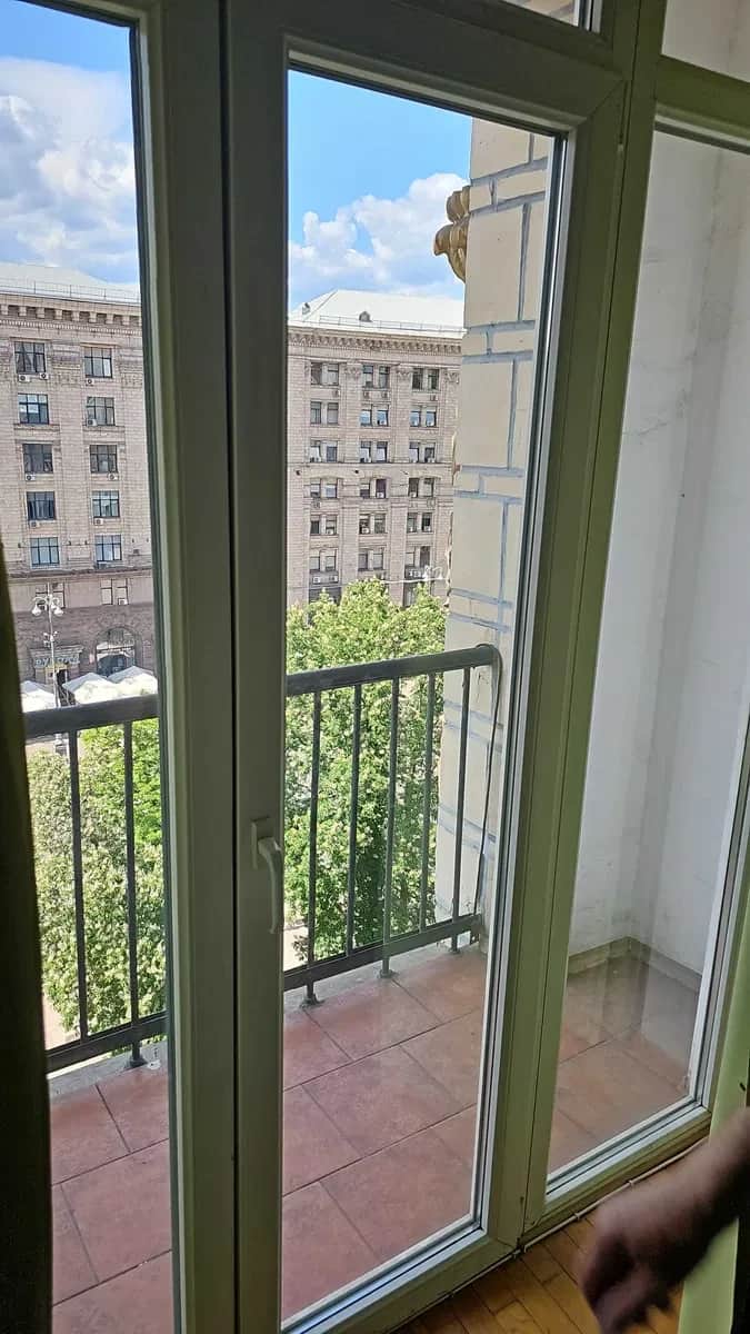 3-кімнатна квартира, Печерський: студія, два балкони, лоджія на Хрещатик - фото 1