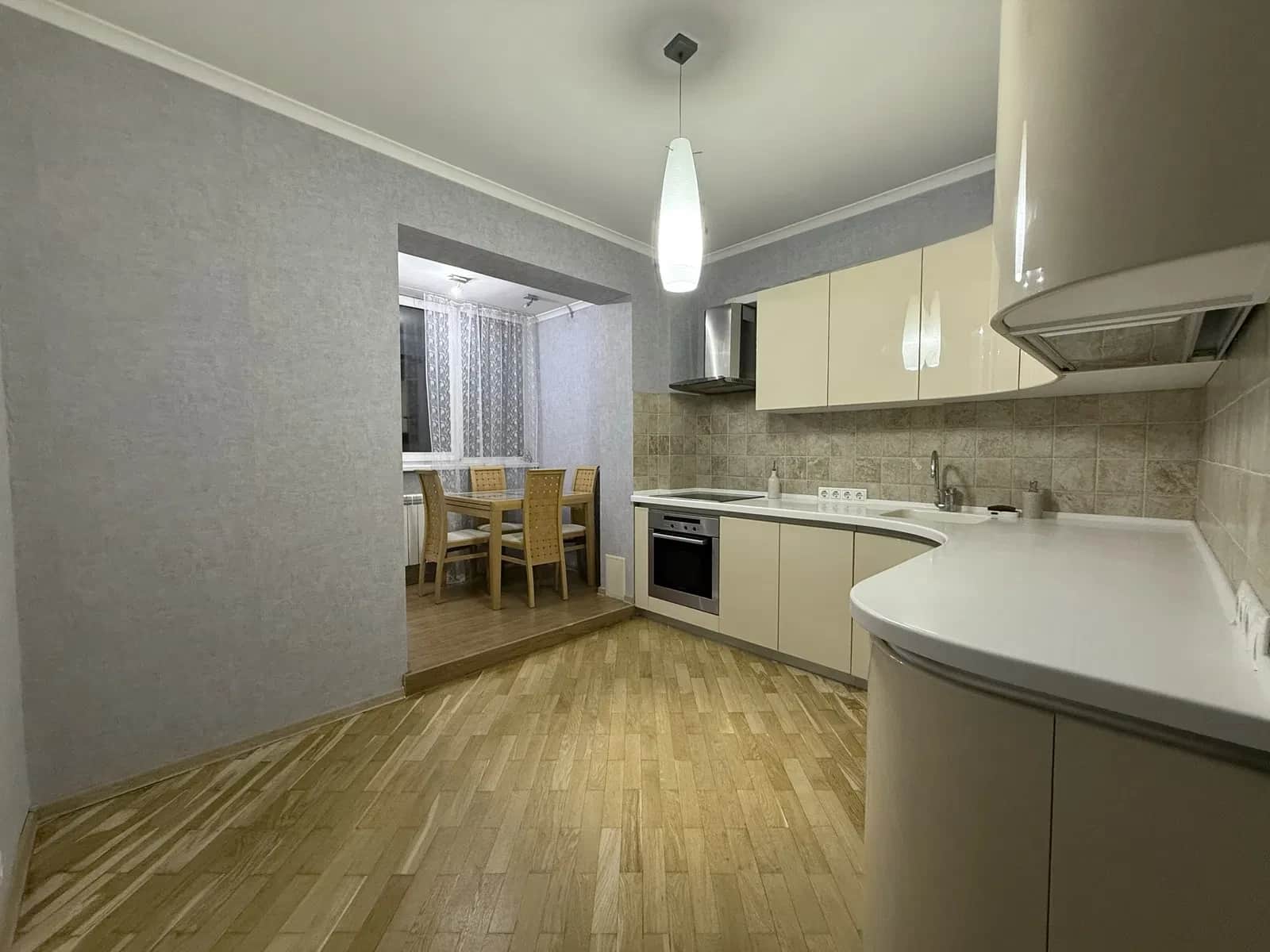3-кімнатна квартира, Дніпровський: біля метро Чернігівська, 3 балкони - фото 1