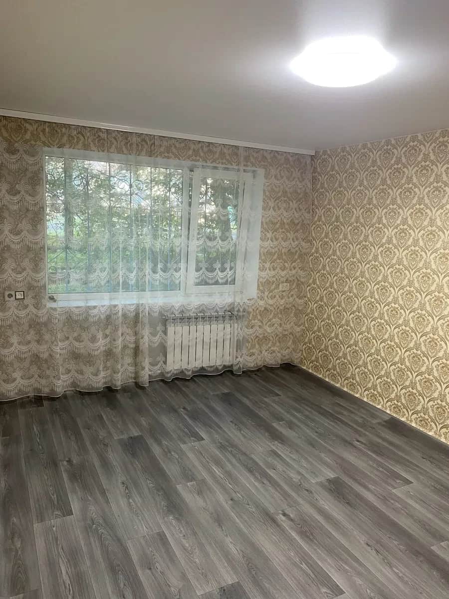 2-кімнатна квартира, Гайдамацька: косметичний ремонт, погріб - фото 2