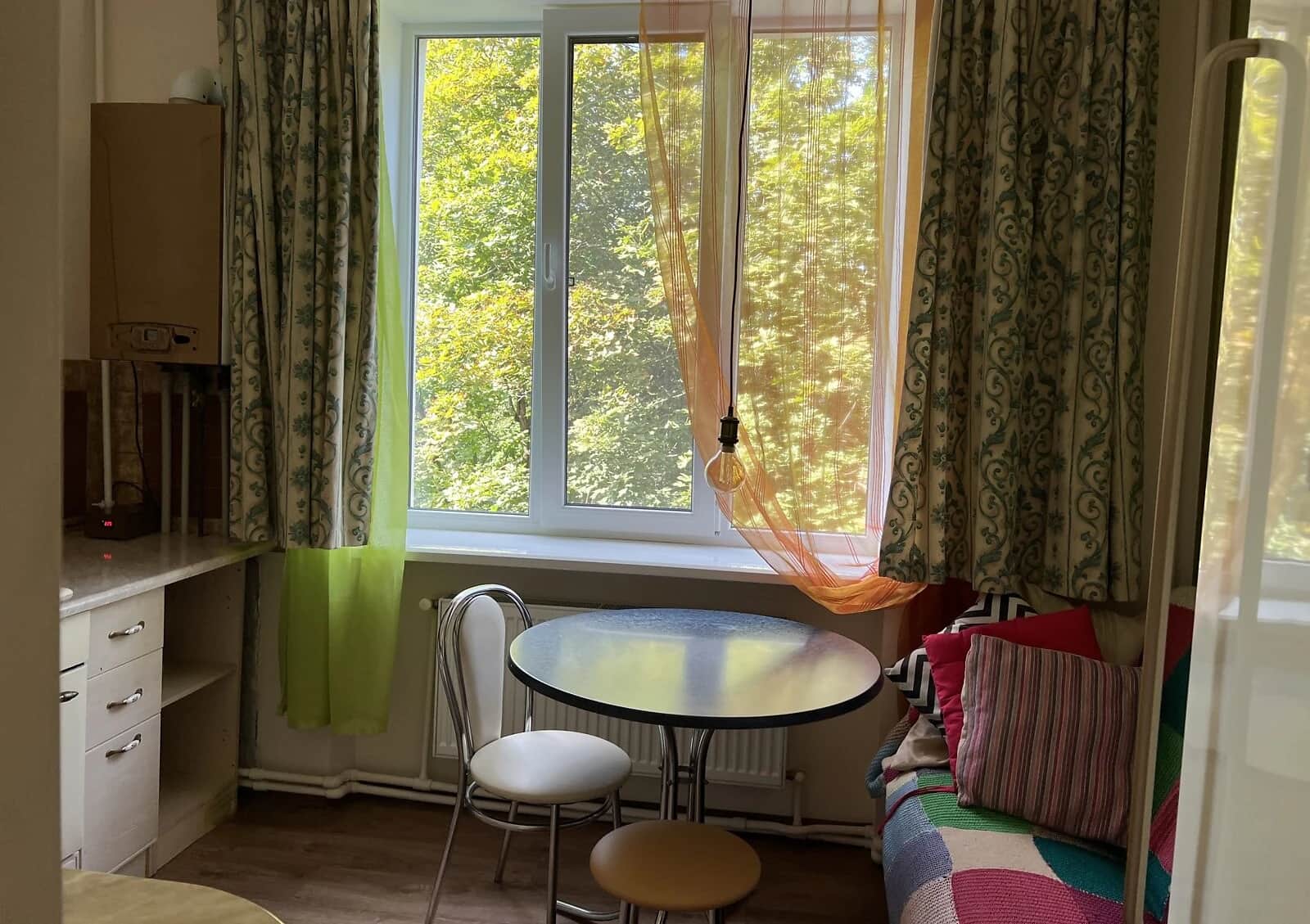 1-кімнатна квартира, Замчище: євроремонт, цегляні стіни - фото 1