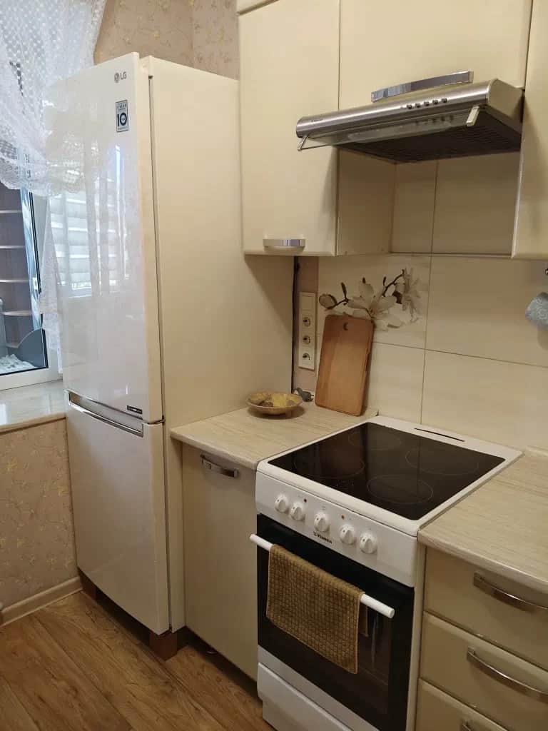 2-кімнатна квартира, Чорноморськ: євроремонт, вода й опалення працюють - фото 1