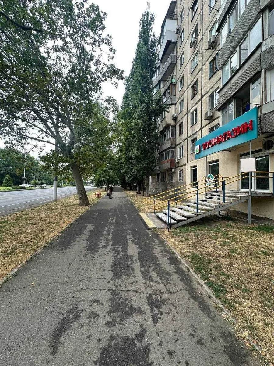 Приміщення, Київський: перша лінія, окремий вхід, вітринні вікна - фото 2